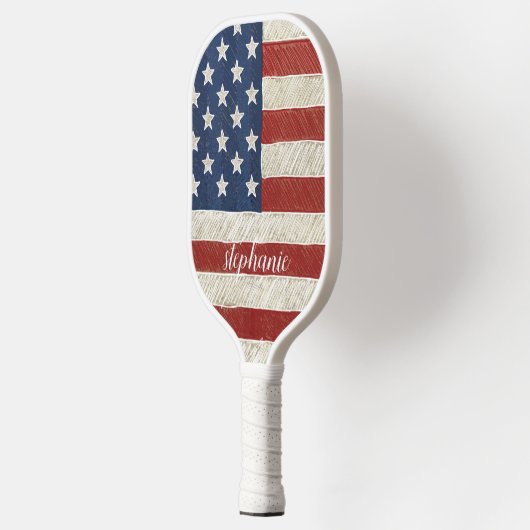 Moderne amerikanische Flagge mit trendy Script-Nam Pickleball Schläger (Links)