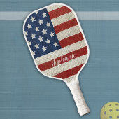 Moderne amerikanische Flagge mit trendy Script-Nam Pickleball Schläger