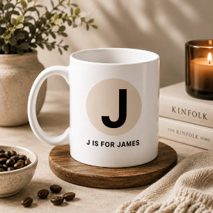 Moderne Anfangs-Tasse – „J ist für [Name]“-Design Kaffeetasse