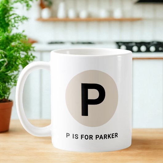 Moderne Anfangs-Tasse – „P steht für [Name]“-Desig Kaffeetasse