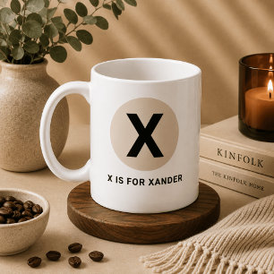 Moderne Anfangsbuchstaben-Tasse – „X ist für [Name Kaffeetasse