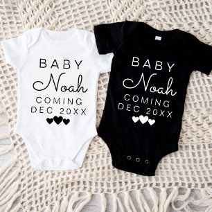 Moderne Ankündigung von Custom Nachname Baby Ankün Strampler
