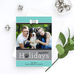 Moderne Aqua Blue Puppy Dog Thema glückliche Ferie Feiertagskarte<br><div class="desc">Schick ein Lächeln in dieser Urlaubssaison mit einer lustigen Weihnachtsfeiertagskarte zum Thema Hund,  komplett mit Hundeknochen und Pfotendruckakzenten. Modernes Design mit gemustertem Polka Dot und Aqua-Blau und Holzkohle-Grautönen.</div>