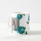 Moderne Aquamarine Rose Monogram Custom Mama Kaffeetasse (Vorderseite Links)