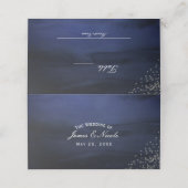 Moderne Aquarellblau - Silberne Tischnummer Platzkarte (Außenseite Aufgefaltet)