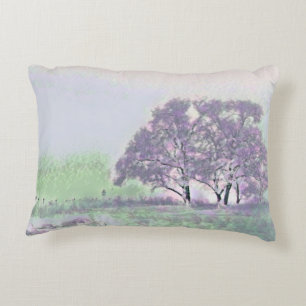 Moderne Aquarellfarben mit bunten, schneebedeckten Dekokissen