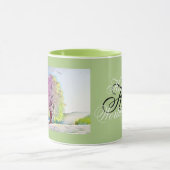 Moderne Aquarellfarben mit bunten, schneebedeckten Tasse (Zentrum)