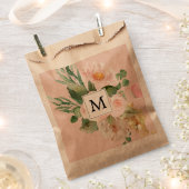 Moderne Aquarellfarben Rosa Blume Mit Monogramm Geschenktütchen (Ausgeschnitten)