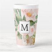 Moderne Aquarellfarben Rosa Blume Mit Monogramm Milchtasse (Vorderseite)