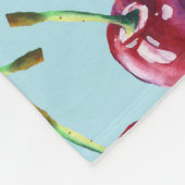 Moderne Aquarellkirschen: Juicy Berry Pattern Fleecedecke (Ecke)