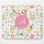 Moderne Aquarellpinke Blume mit Monogramm Name Mousepad (Vorne)