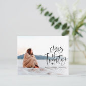 Moderne Aquarelltypografie Graduate Foto invita Einladungspostkarte (Stehend Vorderseite)