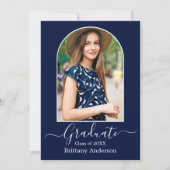 Moderne Arch Calligraphy Blue Graduation Party Einladung (Vorderseite)