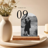 Moderne Arch Couple's Foto Wedding Tischnummer Acrylschild