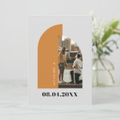 Moderne Arch Custom Foto Verlobung Shoot Save The Date (Stehend Vorderseite)