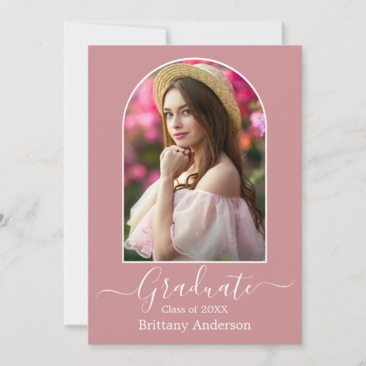 Moderne Arch Dusty Pink Graduation Party Einladung (Vorderseite)