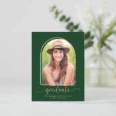 Moderne Arch Green Gold Foto Graduation Party Ankündigungspostkarte (Stehend Vorderseite)