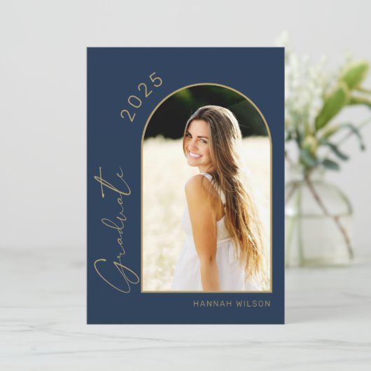 Moderne Arch Navy Blue Graduation Party Einladung (Stehend Vorderseite)