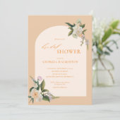 Moderne Arch Peach Blumendusche Einladung (Stehend Vorderseite)