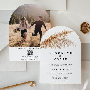 Moderne Arched Boho Pampas Grass Wedding Einladung