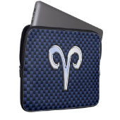 Moderne Aries Zodiac Sign Blue Carbon Fibre Dekor Laptopschutzhülle (Vorne Rechts)