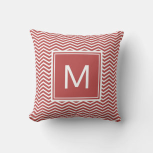 Moderne Aurora-Rot-Chevron-Muster mit Monogramm Kissen