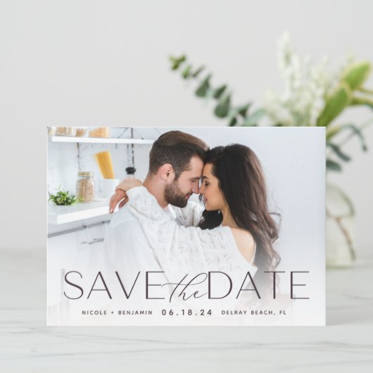 Moderne Aussage | Horizontales Foto Save The Date (Stehend Vorderseite)