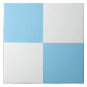 Moderne Babyblau-Weiß karierte Keramikfliese (Vorderseite)