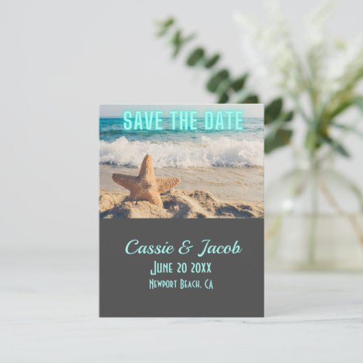 Moderne Beachszene Save the Date vertikale Karte (Stehend Vorderseite)