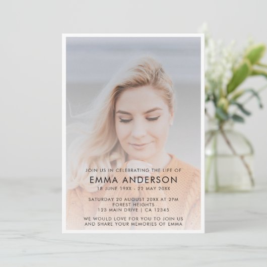 Moderne Beerdigung | Elegante Feier des Lebens Einladung (Stehend Vorderseite)