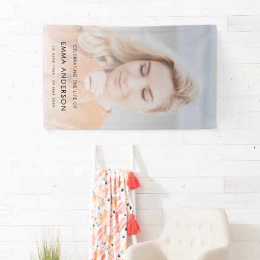 Moderne Beerdigung | Feiern zum großen Foto des Le Banner (Insitu)