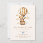 Moderne Beige Bärenjunge Babydusche Einladung (Vorderseite)