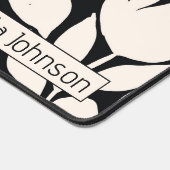 Moderne beige Blume Schwarz Botanisch Schreibtischunterlage (Ecke)