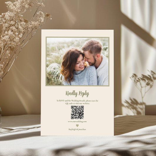 Moderne Beige Blumenhochzeit Einladung