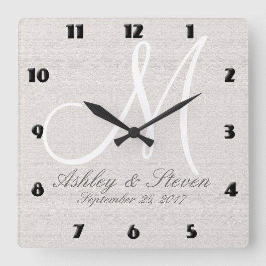 Moderne Beige des Monogramm-| Quadratische Wanduhr (Vorderseite)