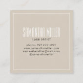 Moderne beige lasche dünne Typografie Quadratische Visitenkarte (Rückseite)
