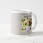 Moderne Beige Mama Kinder Foto Muttertag Jumbo-Tasse (Vorderseite Rechts)