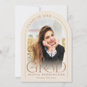 Moderne Beige Minimal Foto Arch Graduation Party Einladung (Vorderseite)