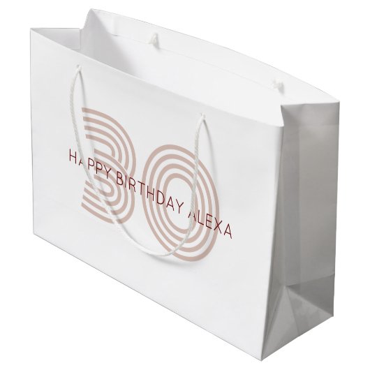 Moderne Beige- und Weinmonogramm Große Geschenktüte (Rückseite Schrägansicht)