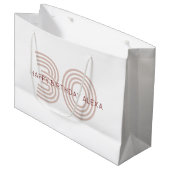 Moderne Beige- und Weinmonogramm Große Geschenktüte (Vorderseite Schrägansicht)