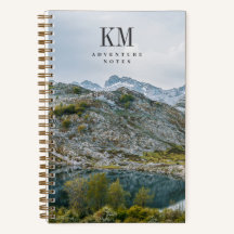 Moderne Bergabenteuer-Monogramm (für Männer)