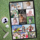 Moderne BESTE MAMA DURCH PAR FotoCollage Personali Golfhandtuch<br><div class="desc">Erstellen Sie ein einzigartiges Foto-Memory-Golf-Handtuch für die Golfer-Mama mit einer Foto-Collage von 12 Ihrer Lieblingsfotos. TITEL ÄNDERUNG: Der lustige Sprichwort Titel BEST MAMA BY PAR kann geändert werden und Sie können eine persönliche Nachricht wie HAPPY MUTTER'S DAY, HAPPY BIRTHDAY oder WITH LIEBE, NAMES. ÄNDERUNGEN: Sie können die schwarze Hintergrundfarbe oder...</div>