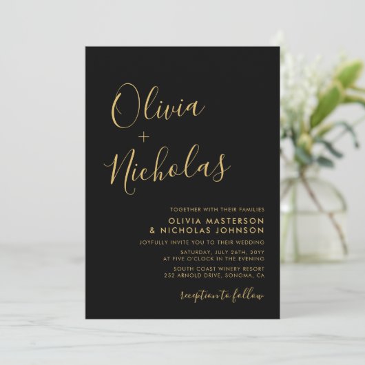 Moderne Black and Gold Script Monogram Wedding Einladung (Stehend Vorderseite)