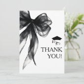 Moderne Black Bow Graduation Party Dankeskarte (Stehend Vorderseite)
