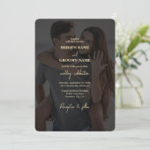 Moderne Black Gold Foto Overlay-Hochzeit Einladung (Stehend Vorderseite)