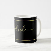 Moderne Black Gold Monogram Chic Girl Script Name  Kaffeetasse (VorderseiteRechts)