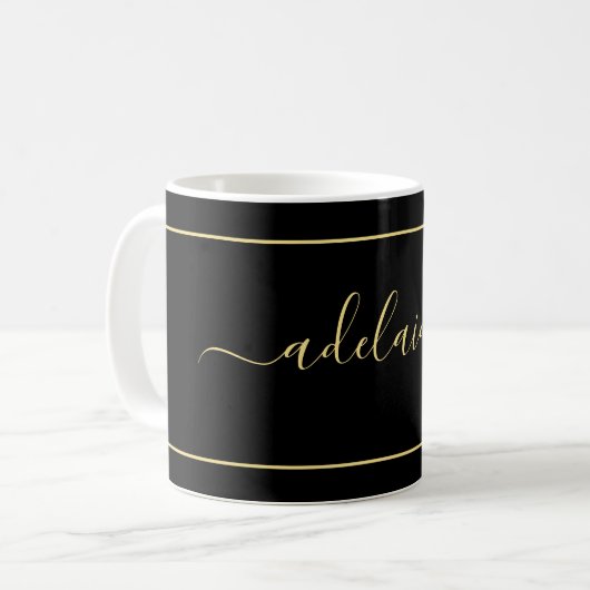 Moderne Black Gold Monogram Chic Girl Script Name Kaffeetasse (Vorderseite Links)