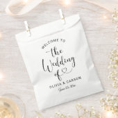 Moderne Black Heart Script Wedding Willkommen Geschenktütchen (Ausgeschnitten)