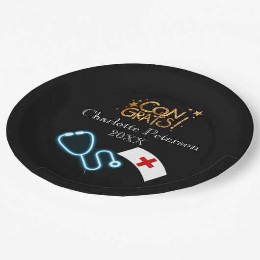 Moderne Black Nurse Graduation Party Pappteller (Schrägansicht)