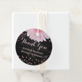 Moderne Black Pink Daisy Wedding Geschenkanhänger (Beispiel)